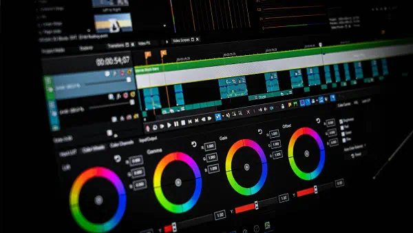 Videobearbeitung mit DaVinci Resolve und Premiere Pro in der Postproduktion